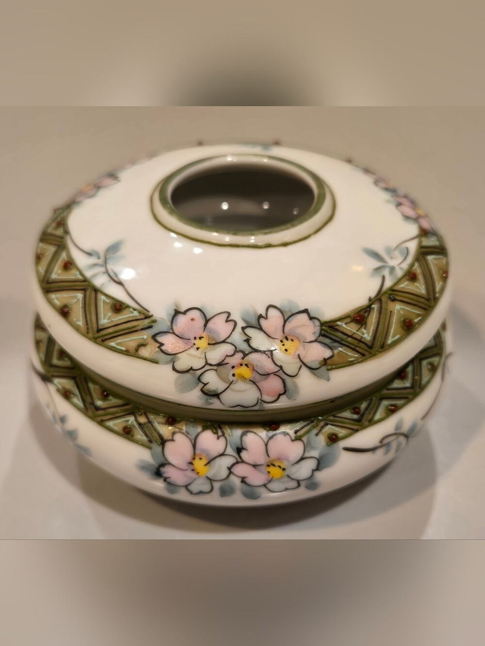Vintage Nippon Hand-Painted Floral Hair Receiver in White and Olive Green